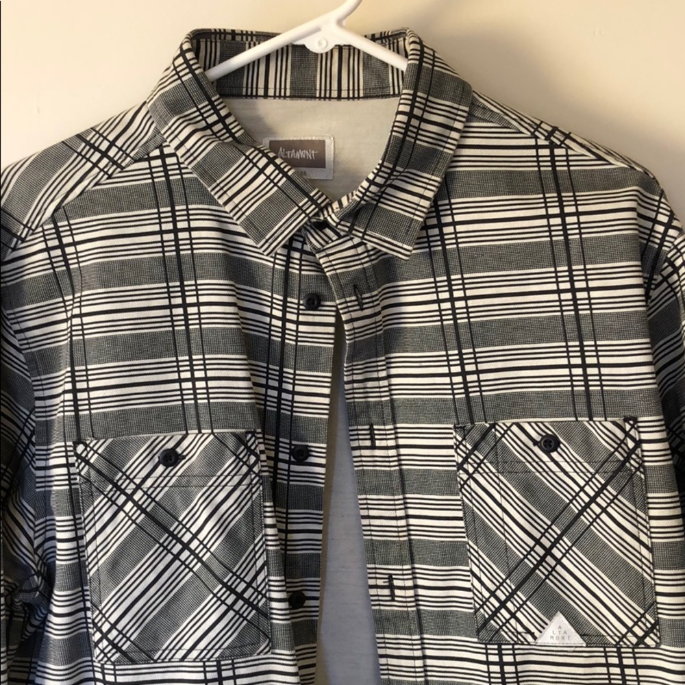 Altamont Button Up L